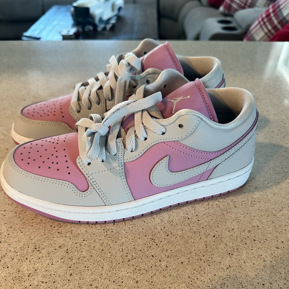 Jordan Women's Shoes in Pink and Gray